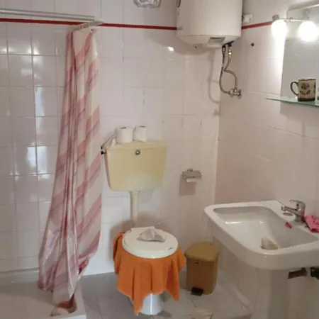 By The Sea 2 Apartman *